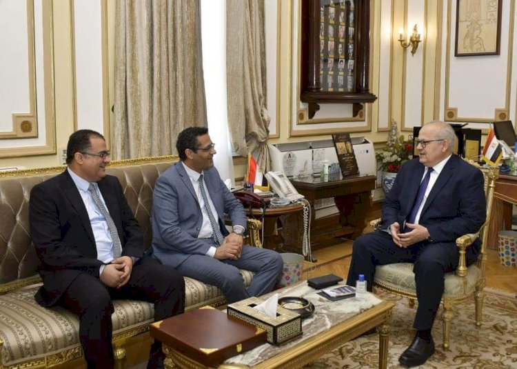 رئيس جامعةالقاهرة يستقبل خالد البلشي لبحث التعاون المشترك