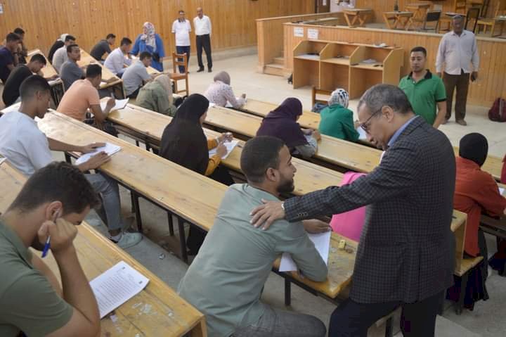 طلبة حقوق يودعون الامتحانات اليوم