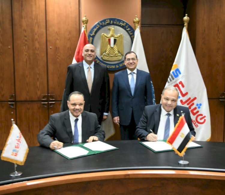 توقيع مذكرة التفاهم بين جهاز المشروعات المتوسطة والصغيرة وهيئة البترول وشركة إيجاس