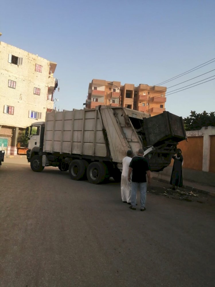 محافظ المنيا يشدد على تكثيف حملات النظافة وإزالة الاشغالات بمراكز المحافظة