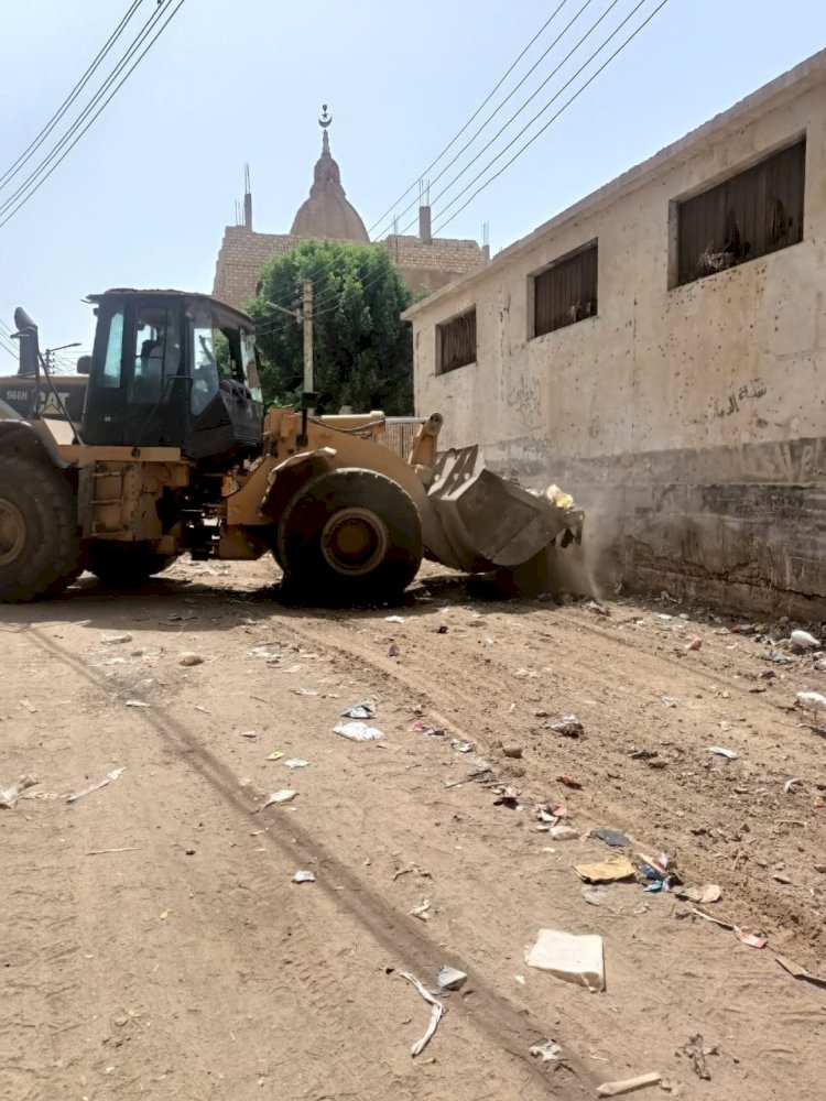 محافظ المنيا يشدد على تكثيف حملات النظافة وإزالة الاشغالات بمراكز المحافظة