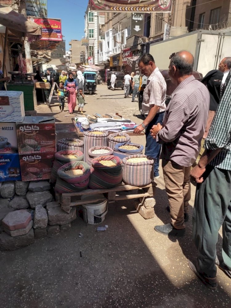 حملات ميدانية لإزالة الاشغالات تحرر 142 مخالفة فى 3 مراكز بالمنيا