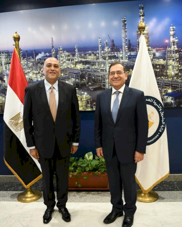 باسل رحمي يدعو المواطنين للاستفادة من مبادرة تحويل السيارات للعمل بالغاز الطبيعي لتوفير نفقات الوقود والحفاظ على البيئة