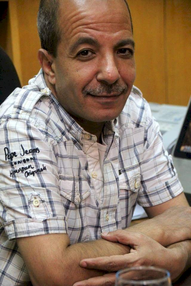 ان تكون أنت  قراءة فى نص " اعملوا كل شيء بهدوء" للشاعر يسري حسان