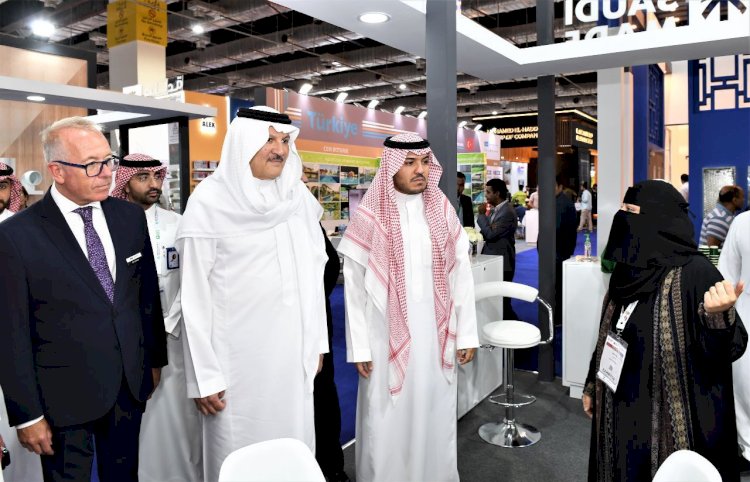 اسامة نقلي  يزور جناح هيئة تنمية الصادرات السعودية المشارك في معرض "الخمسة الكبار 2023" بمصر