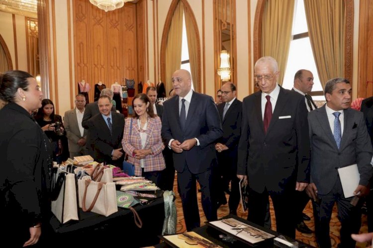 بمقر "الخارجية".. "تنمية المشروعات" يقيم معرض "اشتري فن مصري" بالتعاون مع اللجنة الوطنية لمكافحة الهجرة غير الشرعية