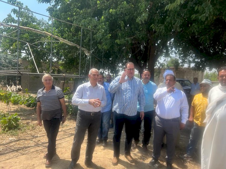 مستشار وزير الزراعة يتفقد المحطة البحثية في جنوب التحرير ومزارع الإنتاج الحيواني والنباتي