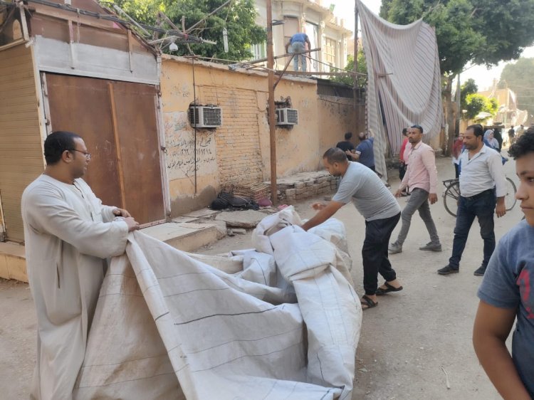 تحرير 320 مخالفة خلال حملة مكبرة لإزالة الاشغالات بشوارع ملوى جنوب المنيا