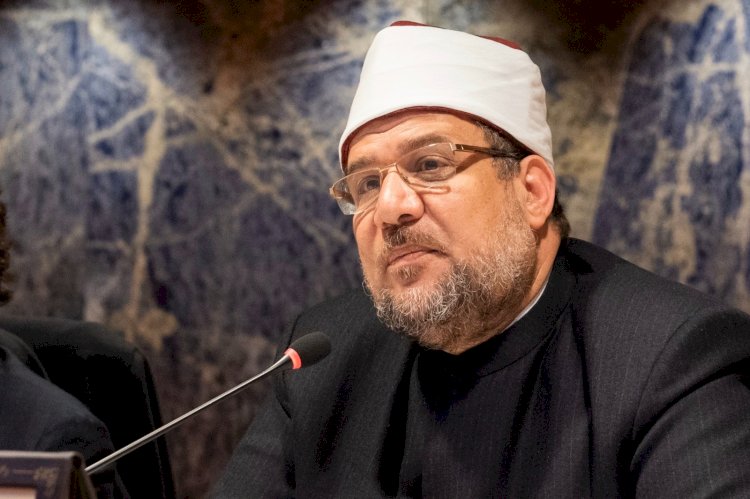 محافظ سوهاج يهنئ شيخ الأزهر ووزير الأوقاف ومفتي الجمهورية بحلول عيد الأضحى المبارك