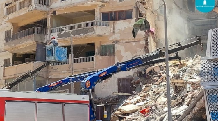 محافظ الإسكندرية يتابع ميدانيًا أزمة العقار المنهار