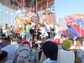 إقبال على المتنزهات والملاهي في عيد الأضحى بالمنيا رغم ارتفاع درجات الحرارة