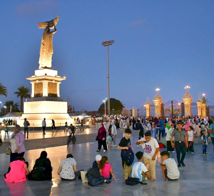 إنجازات سبقت الزمن واخرجت المصريين من النفق المظلم وادخلتهم للجمهورية الجديدة