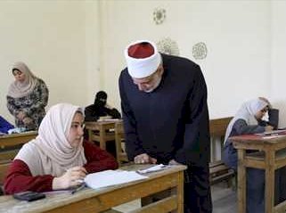 تباين الآراء بين طلاب المنيا حول امتحان الصرف والإنشاء