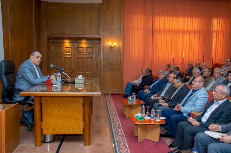 وزير الإنتاج الحربى يوجه الجهات التابعة بالإلتزام بالمخططات الزمنية  للمشروعات التي يتم تنفذها