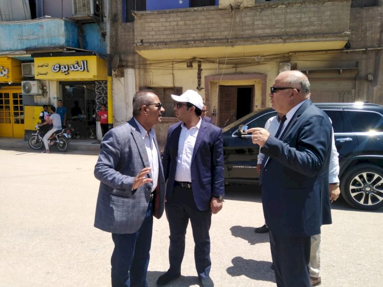 محافظ قنا يحيل رئيس حي ومشرفي النظافة بقوص للتحقيق