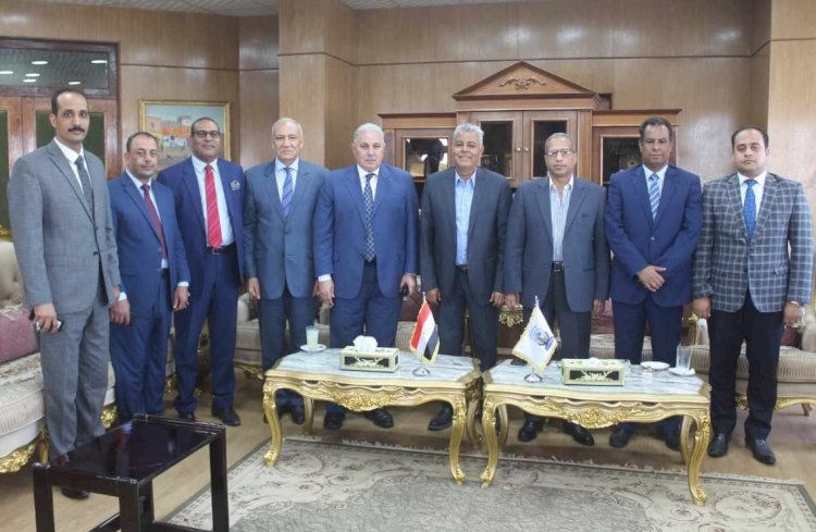 لجنة الدراسات القانونية بالمجلس الأعلى للجامعات في جنوب الوادي