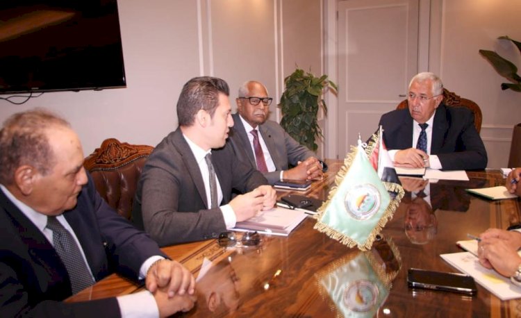 وزير الزراعة: توطين صناعة زيت الزيتون بالتعاون مع شركة ليبيبة