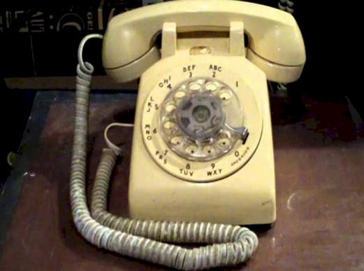 تحويل 4 مليون عميل تليفون أرضي للباقات المدفوعة مقدما .. اليك انواع الباقات