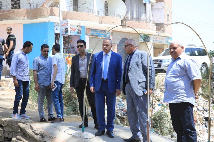 الفقي يتفقد ترعة أخميم الغربية  لبدء أعمال التغطية بنيدة