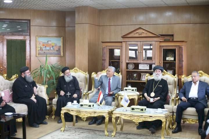 يوسف غرباوى يستقبل وفدًا من ابراشية قنا ونقادة للاقباط الارثوذكس