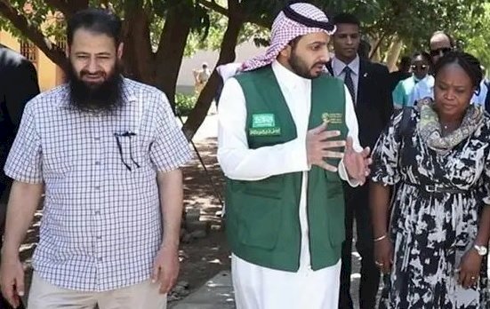 مركز الملك سلمان للإغاثة يدشِّن برنامج لمكافحة العمى والأمراض المسبِّبة له في بوركينا فاسو