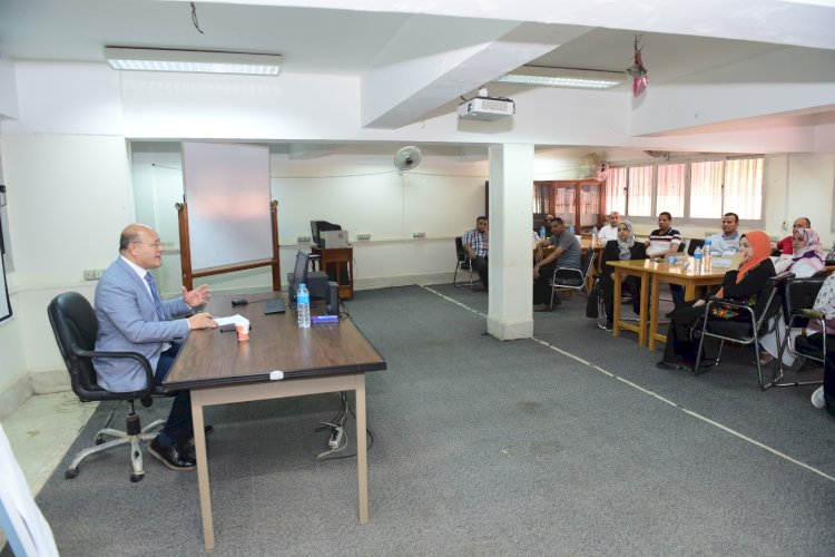 مركز تنمية قدرات أعضاء هيئة التدريس بجامعة سوهاج يختتم برنامجه التدريبي عن النشر العلمي