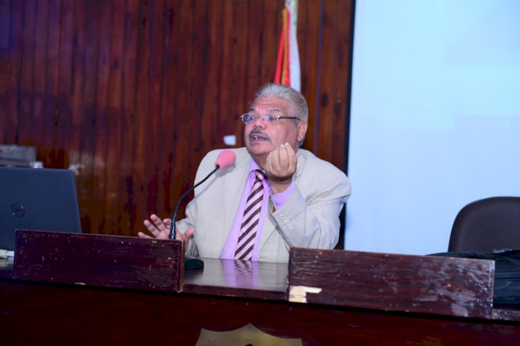 جامعة الطفل بسوهاج تستأنف ثالث  فعالياتها بمحاضرة عن الأهرامات المصرية