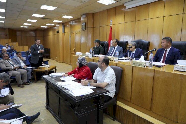 محافظ المنيا يؤكد أهمية ضرورة التصدى للتعديات على الأراضى الزراعية