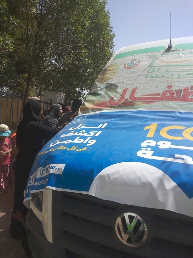 الكشف على ٨١٠ مواطن فى قافلة طبية ضمن مبادرة حياة كريمة