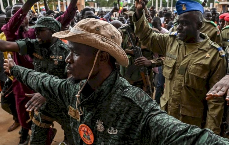 النيجر تغلق المجال الجوي والحياه هادئة ومستقرة بالداخل