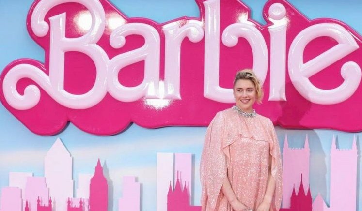 فيلم باربي يحطم الارقام القياسية ويتخطى المليار دولارفي 17 يوم فقط