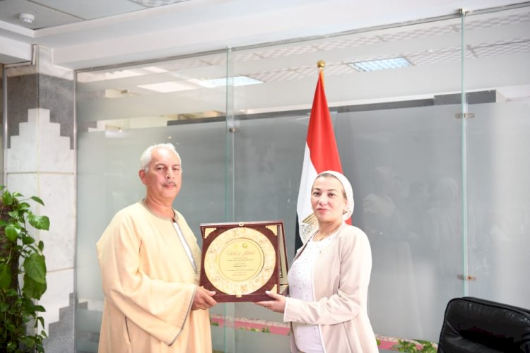 نقيب الفلاحين: كرمنا وزيرة البيئة  لنجاحها في تحويل ازمة  قش الارز الي منحة