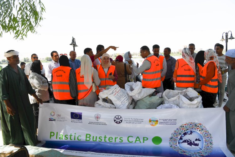 نائب محافظ قنا يشهد انطلاق فعاليات حملة تطهير شاطئ نهر النيل