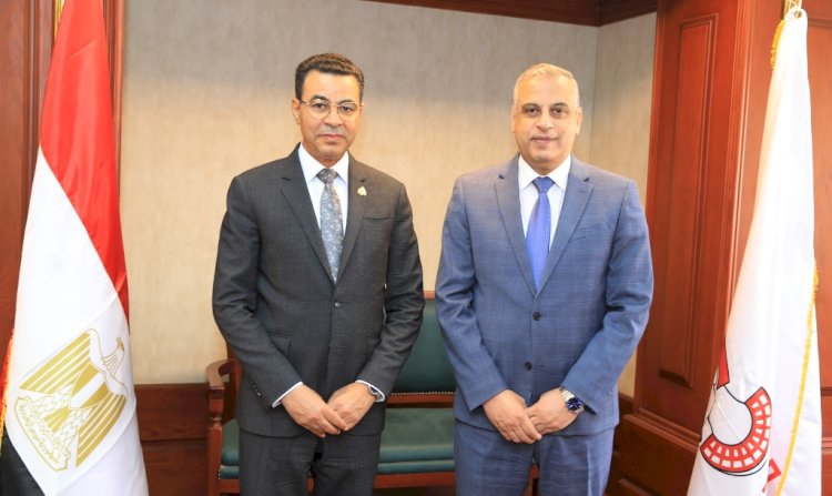 الفقي يستقبل عبدالعاطي الفائز بجائزة افضل علماء الرياضيات في العالم ٢٠٢٣