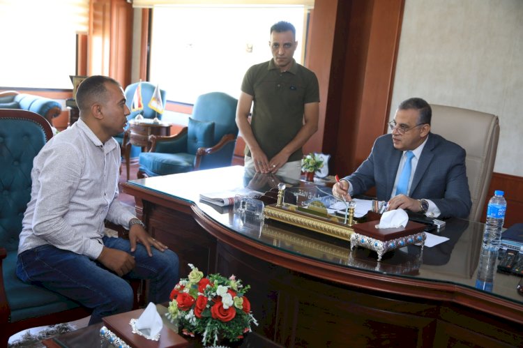 الفقي يحل مشاكل ١٨٤ مواطن في اللقاء الاسبوعي بسوهاج