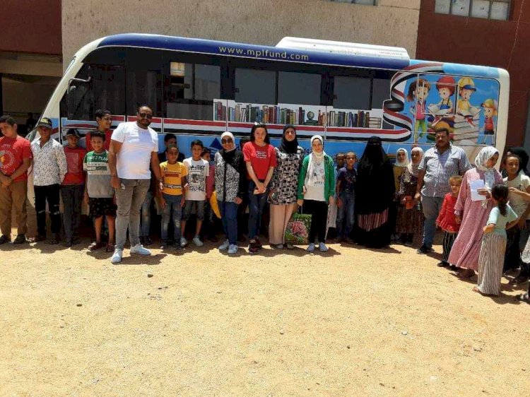 المكتبة المتنقلة تجوب قري حياة كريمة بالمنيا