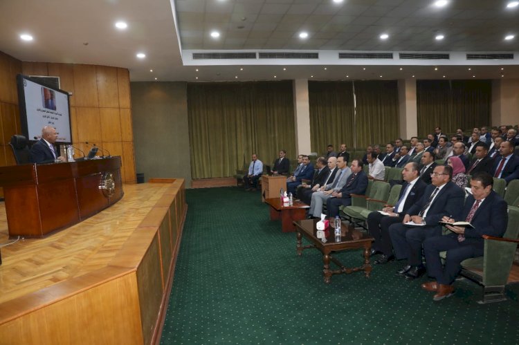 وزير النقل :خطة شاملة لتطوير وتحديث كافة قطاعات النقل