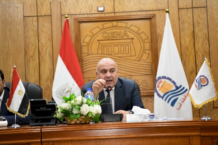 محافظ قنا يشدد على إتخاذ الإجراءات القانونية ضد المقاولين المتخاذلين