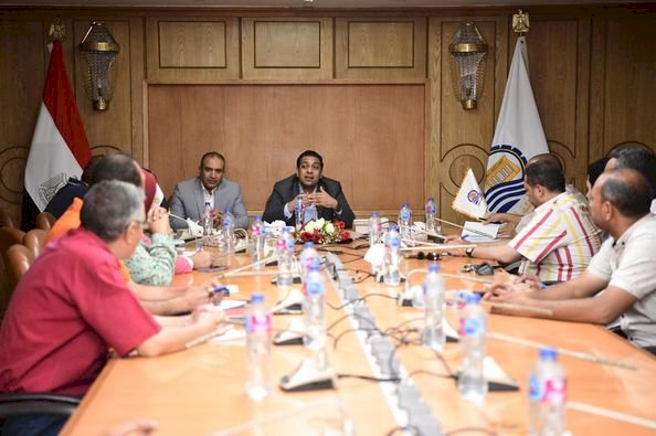 حازم عمر يرأس  اللجنة الفنية لمتابعة المراكز التكنولوجية