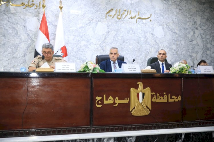 الفقي يناقش الموقف التنفيذي لمشروعات حياة كريمة