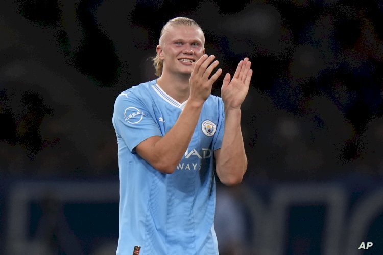 عادات الموهوبين .. هالاند يضع شريط لاصق علي فمه أثناء النوم