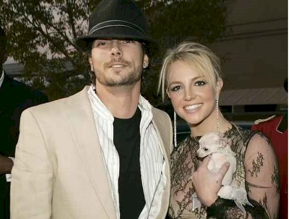 صراع بريتني سبيرز مع والد ابنيها ينتهي بعد 10 أيام