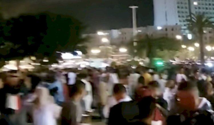 الرعب يسيطر علي المغاربة وأسر بالكامل تبيت في الشارع