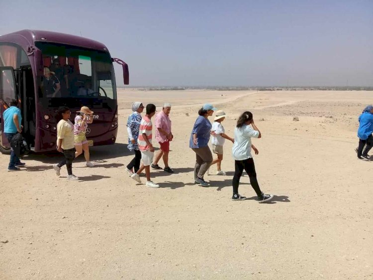 وفد متعدد الجنسيات يزور المعالم الأثرية بتل العمارنة وبنى حسن وتونا الجبل بالمنيا