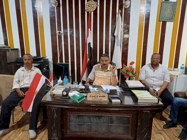مدير عام تعليم أبوتشت يناقش مع مديري المراحل ورؤساء الأقسام الاستعداد للعام الدراسي الجديد