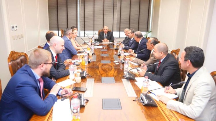 القصير يلتقي بمؤسسة روسية في انتاج المعدات الزراعية