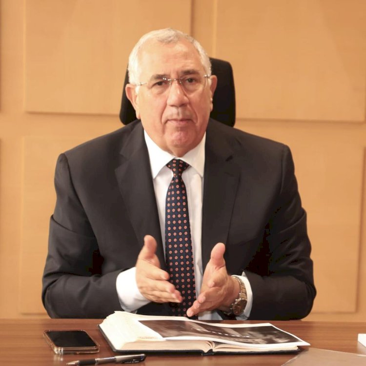 القصير يتابع ملف النباتات العطرية والطبية