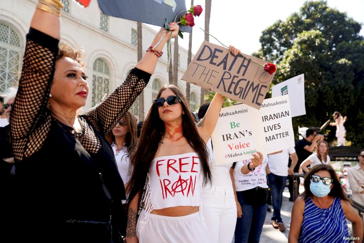 لوس انجلوس تسمي شارعا بأسم"ساحة حرية حياة المرأة"تخليدا لذكري الايرانية مهسا أميني