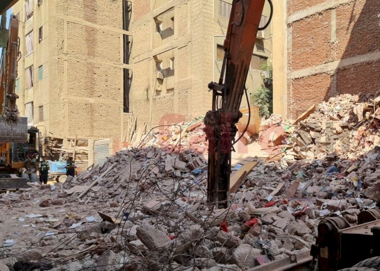 بالصور :تفاصيل سقوط عقار خاتم المرسلين بالعمرانية الغربية