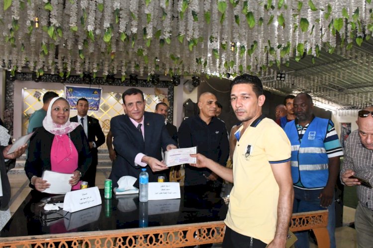 رئيس هيئة تعليم الكبار يشارك في مبادرة خطى